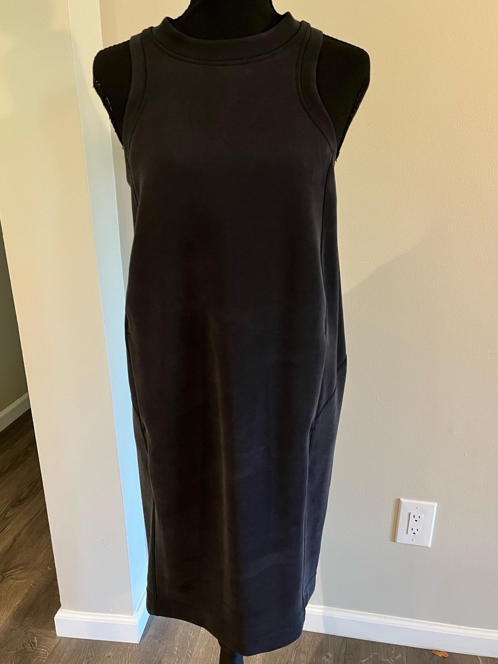 Lululemon Softstreme Back In Action Dress Black Sz 4 EU